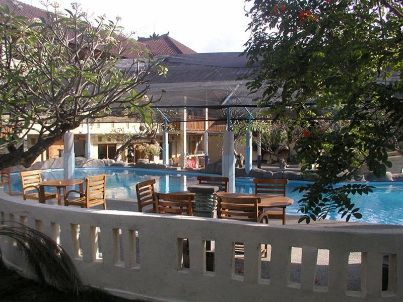 Oyo 2334 Melka Excelsior Hotel Сингараджа Экстерьер фото