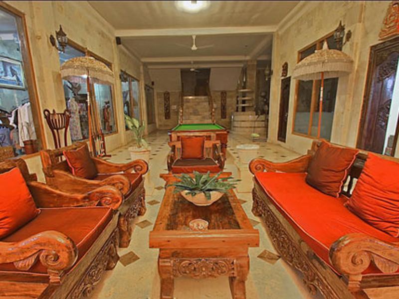 Oyo 2334 Melka Excelsior Hotel Сингараджа Экстерьер фото