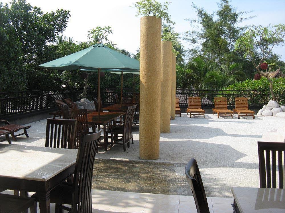 Oyo 2334 Melka Excelsior Hotel Сингараджа Экстерьер фото