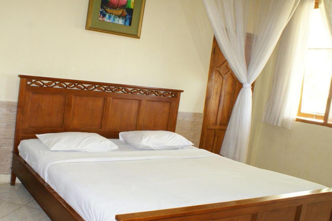 Oyo 2334 Melka Excelsior Hotel Сингараджа Экстерьер фото