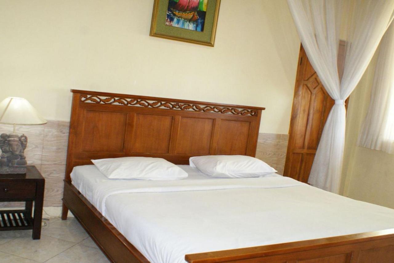 Oyo 2334 Melka Excelsior Hotel Сингараджа Экстерьер фото